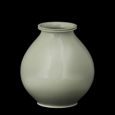 Pittoria di Doccia, Vaso globulare in porcellana a smalto celadon (ca. 1940)