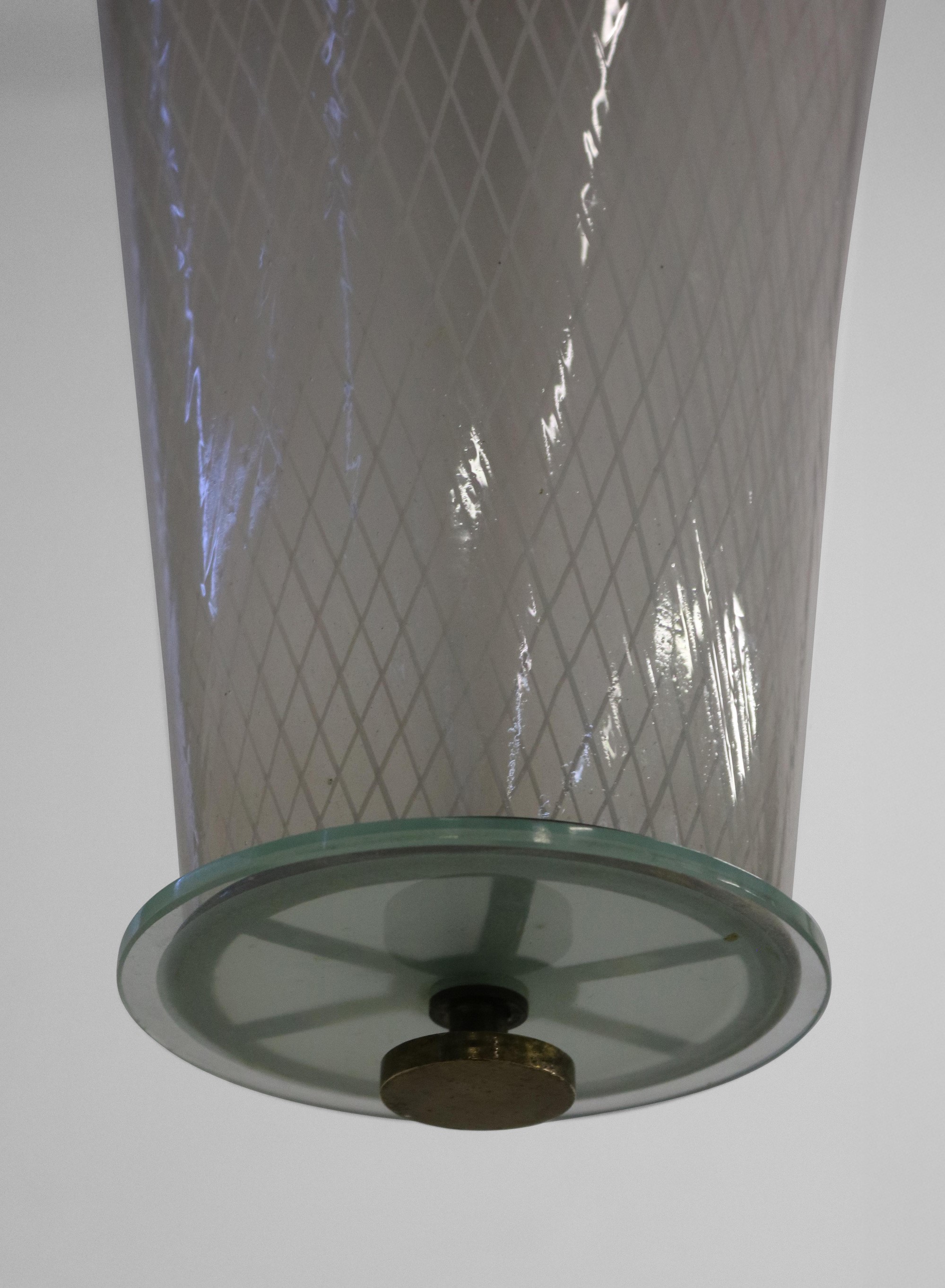 Pietro Chiesa - Lampada a sospensione in ottone e vetro (Fontana Arte, produzione circa 1950)