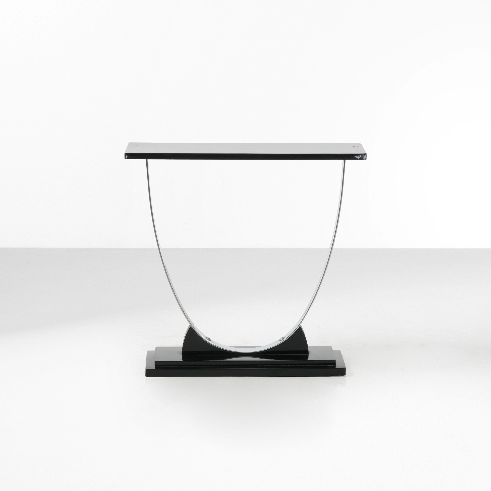 Console, struttura in metallo cromato e piano in legno laccato, produzione italiana (circa 1970)
