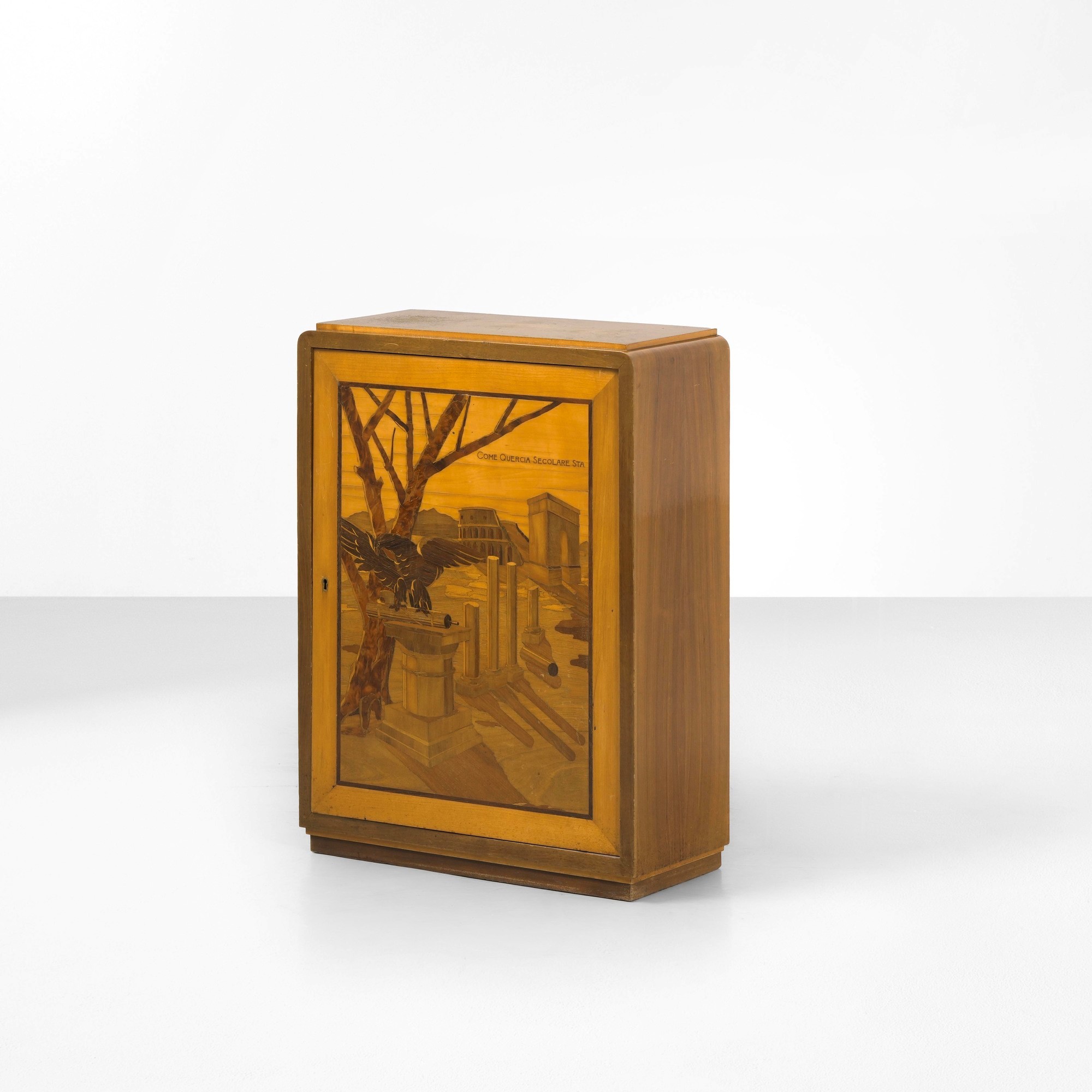 Italia, Mobile contenitore in legno con intarsi a decoro, circa 1930