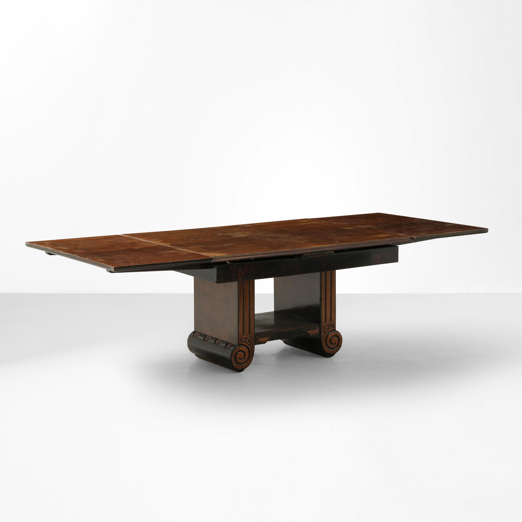 Italia, tavolo allungabile in legno (stima ca. 1920)
