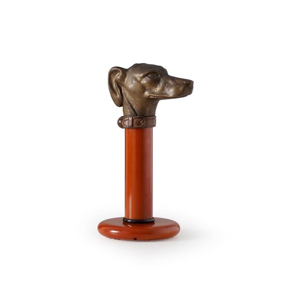 Scultura in bronzo raffigurante la testa di un levriero