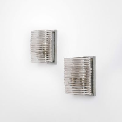 Due lampade da parete, ottone nichelato e vetro stampato (produzione italiana, ca. 1950)