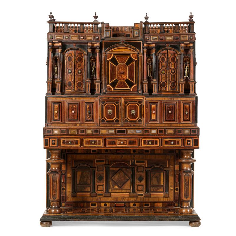 Grande stipo. Germania, elementi del XVII-XVIII secolo riadattati nel XIX secolo  - Auction Italian Mansions - Cambi Casa d'Aste