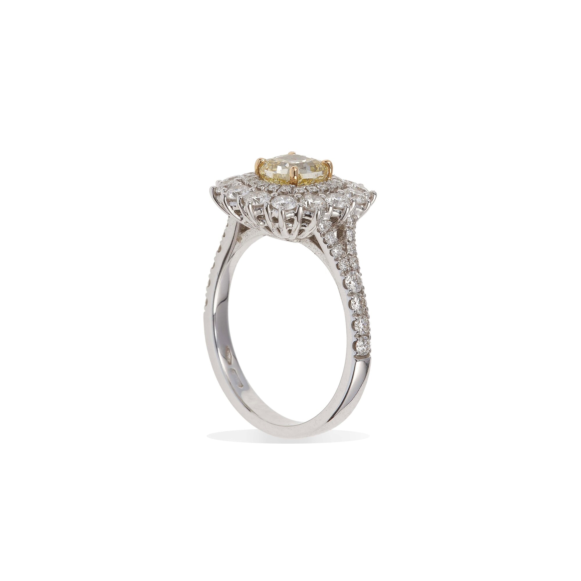 Brarda. Anello con Diamante Taglio Cuscino Modificato di Ct 1.20, Natural Fancy Light Brownish Ye...