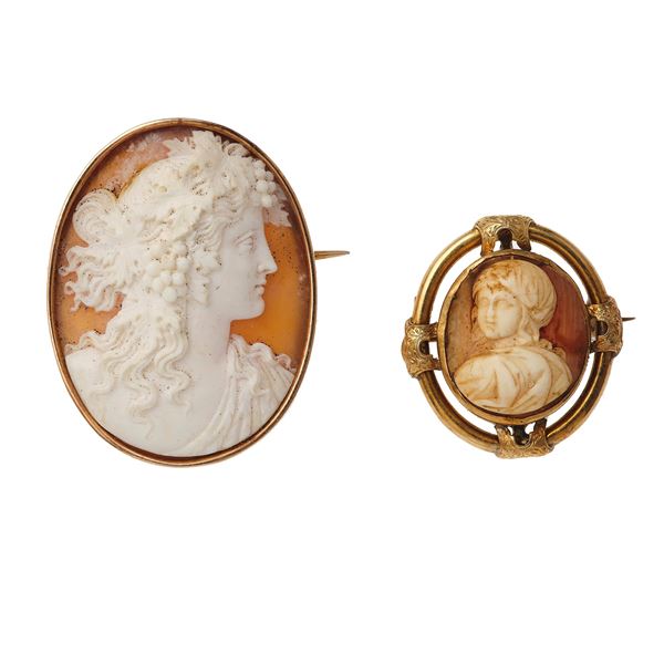 Two cameos on shell and gold brooches