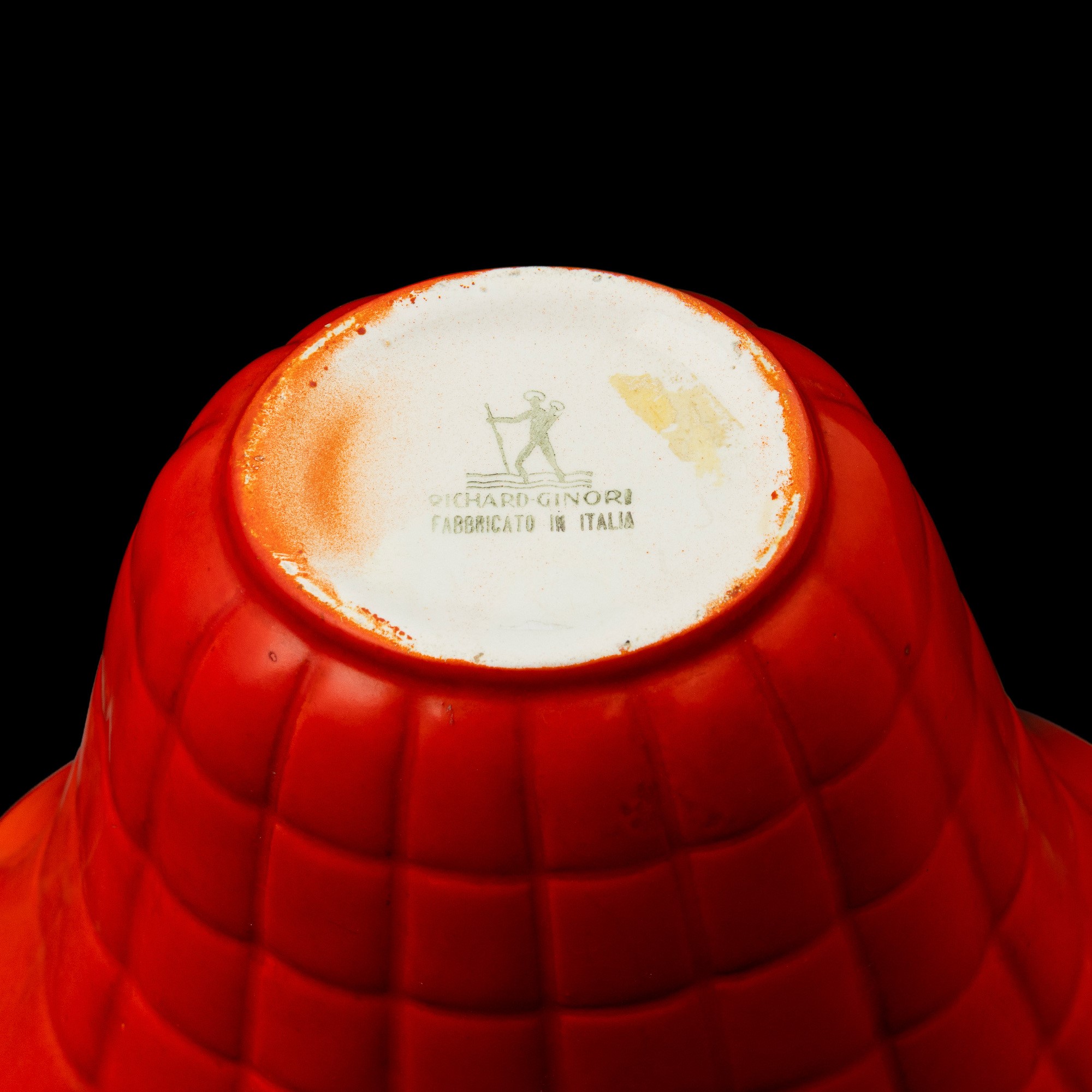 Giovanni Gariboldi - Vaso “San Cristoforo”, terraglia a colaggio con costolature quadrettate