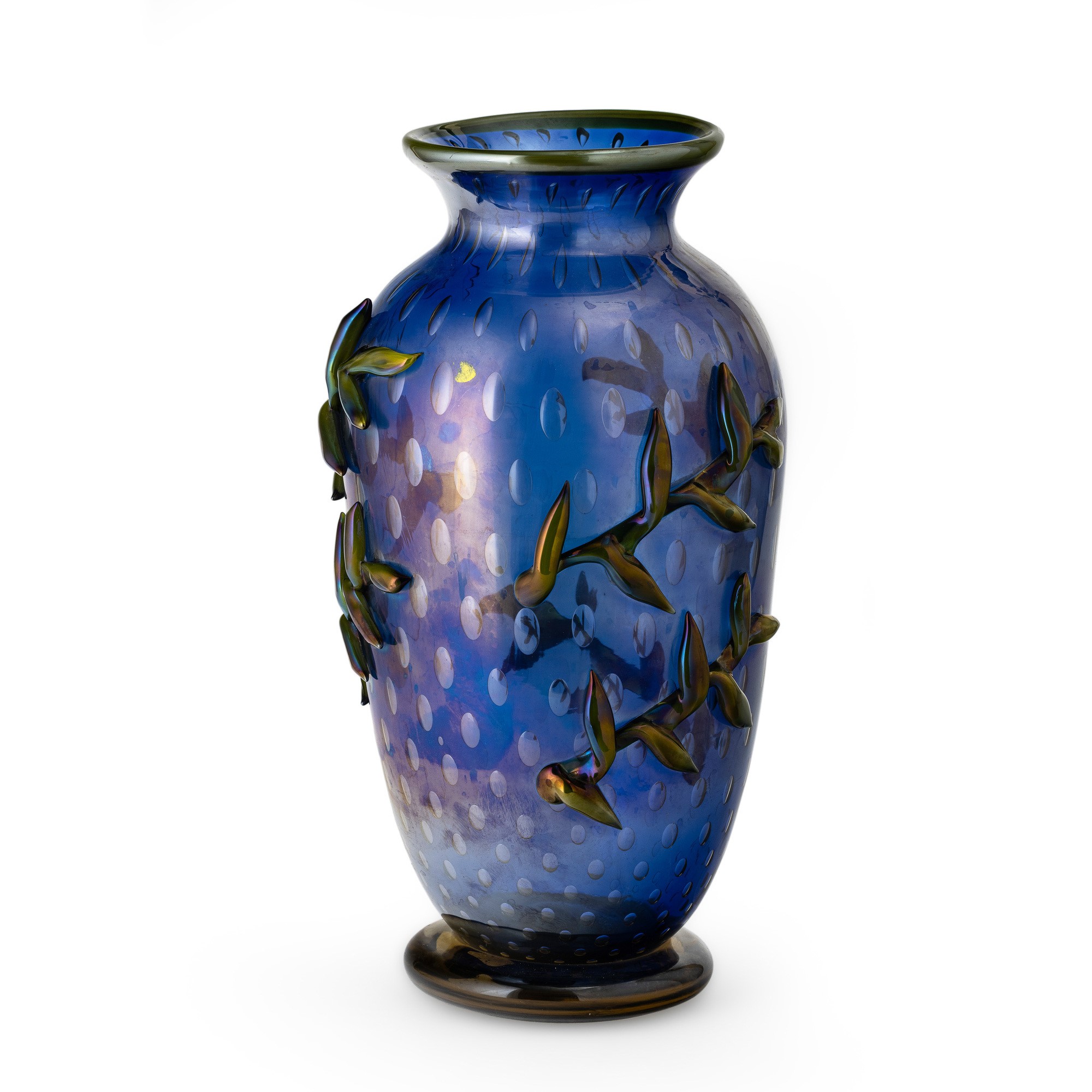 Vaso ovoidale in vetro sommerso blu, decoro a inclusione di bolle e applicazioni a caldo (Italia ...
