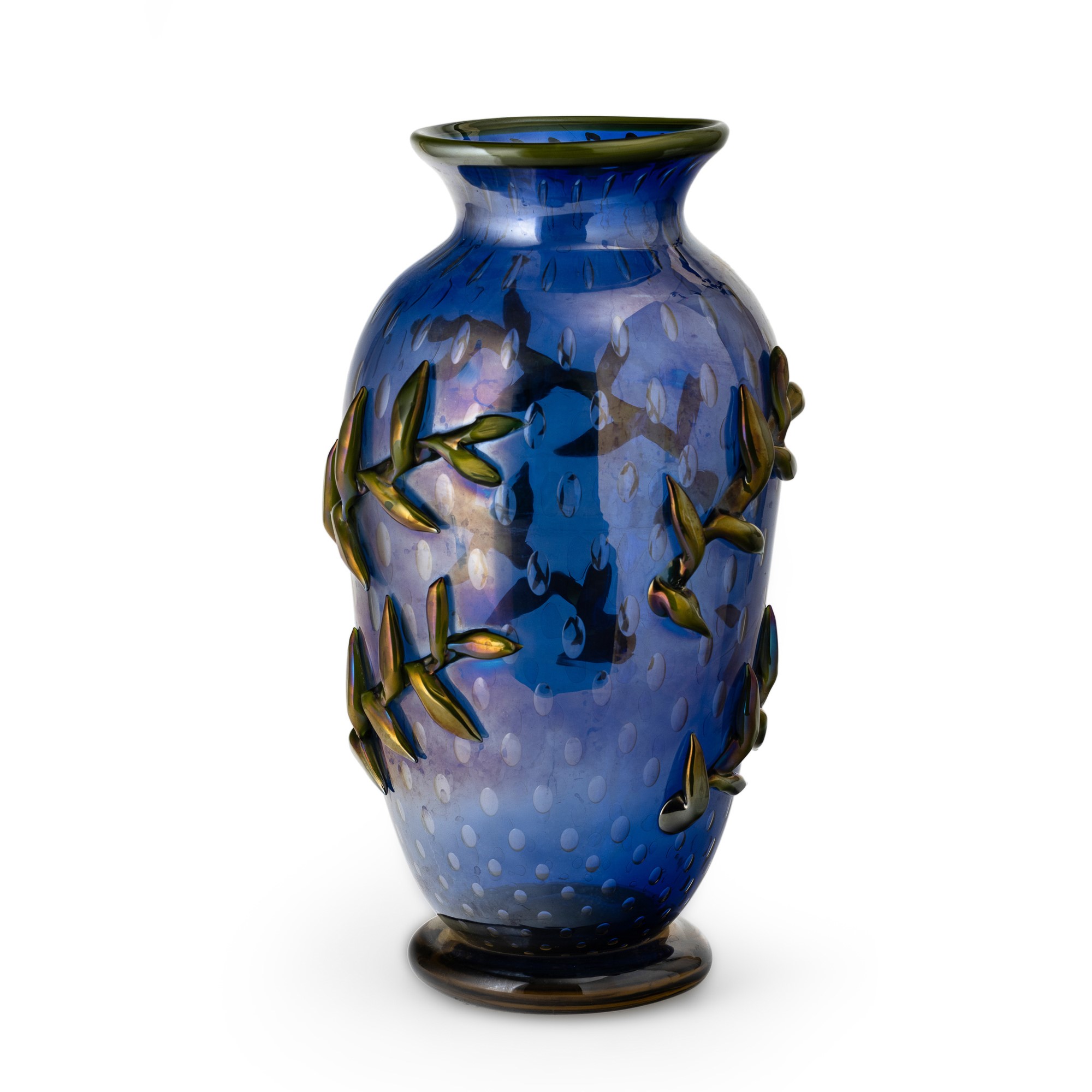 Vaso ovoidale in vetro sommerso blu, decoro a inclusione di bolle e applicazioni a caldo (Italia ...