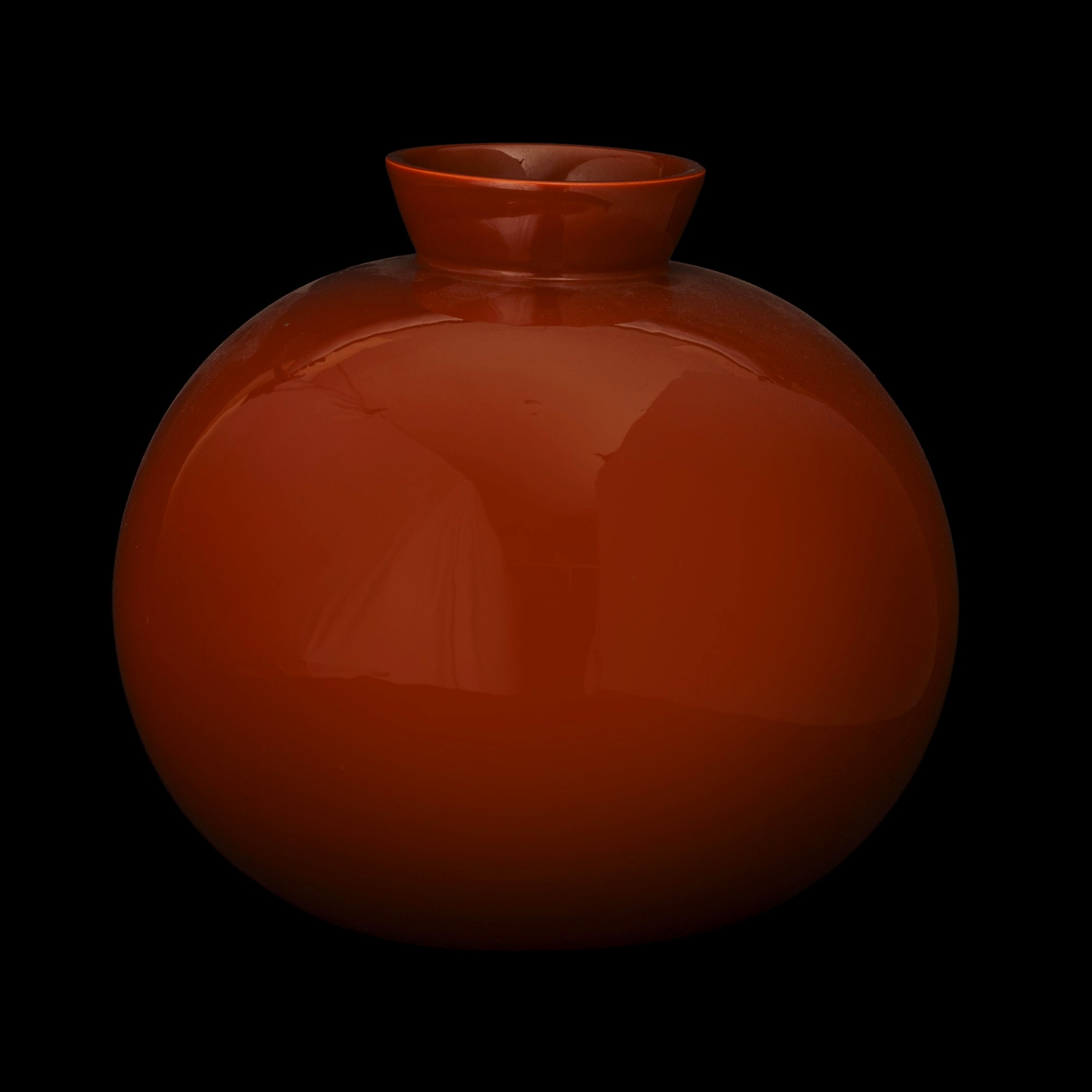 Galvani, Vaso globulare in terraglia a colaggio con decoro a smalto lucido (Pordenone, 1940 ca.)