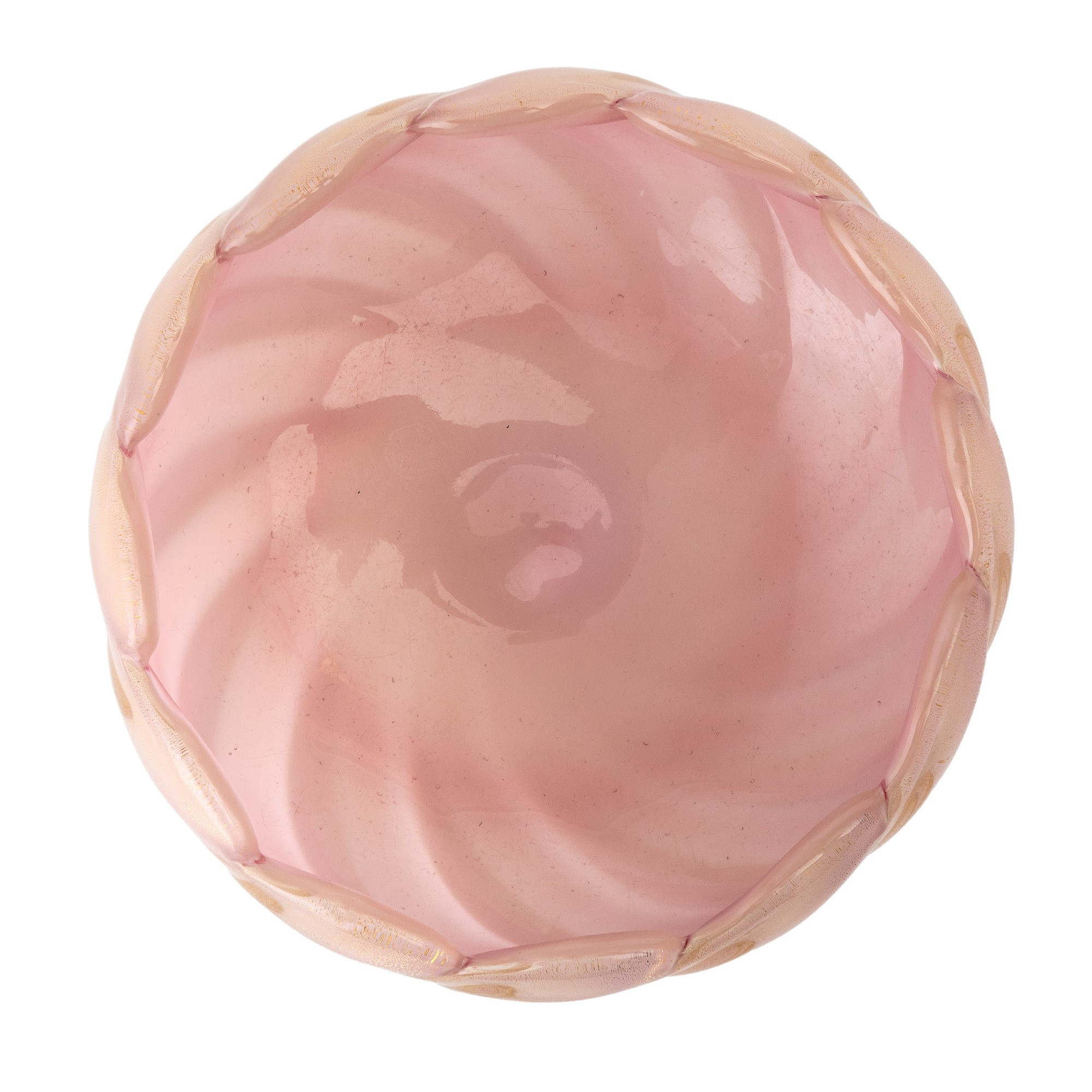 Coppa in vetro rosa, costolature e decorazione in foglia oro, Murano (circa 1950)