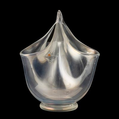Barovier & Toso, Vaso della serie “Evanescenti” in vetro opalescente soffiato (Murano, ca. 1980)