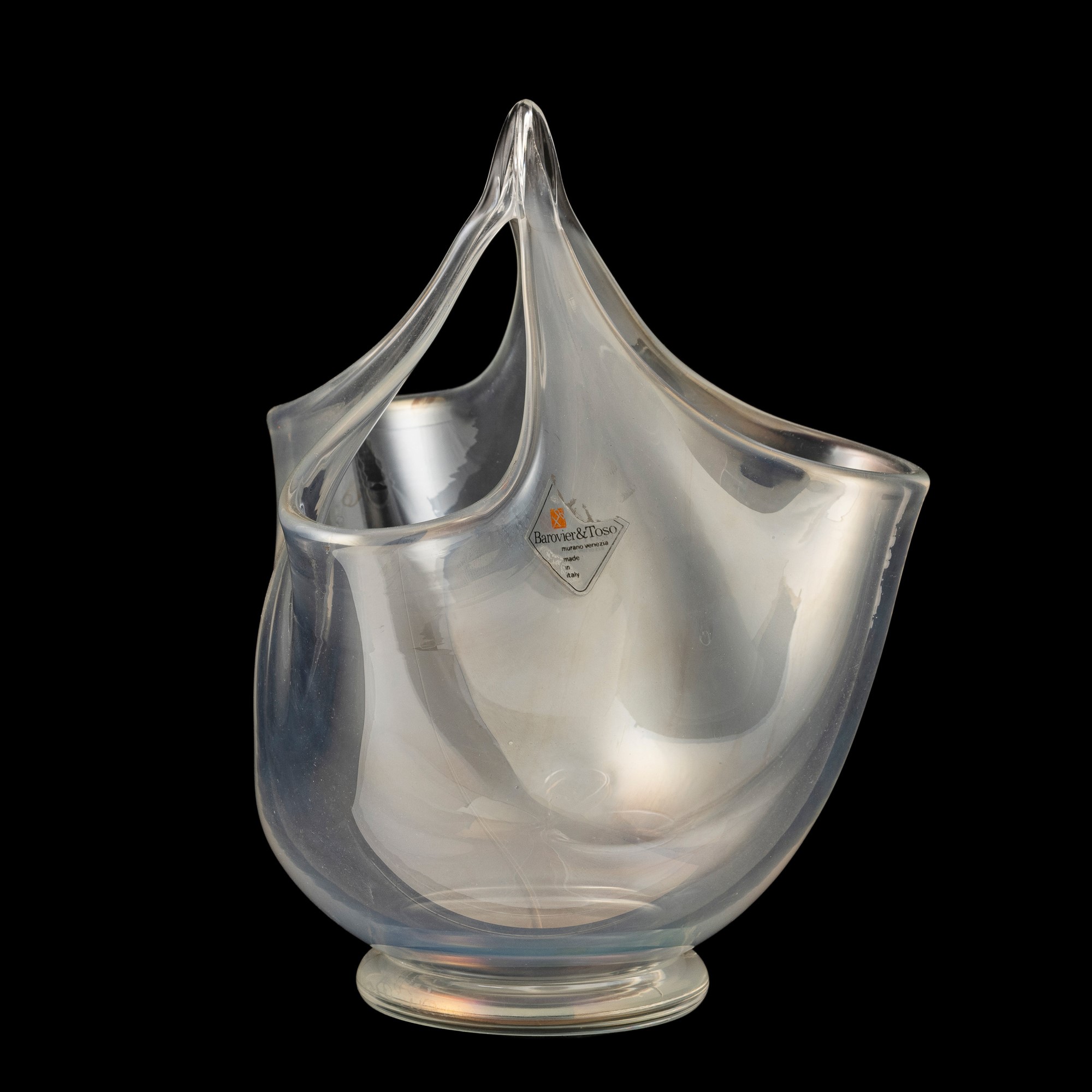 Barovier & Toso, Vaso della serie “Evanescenti” in vetro opalescente soffiato (Murano, ca. 1980)