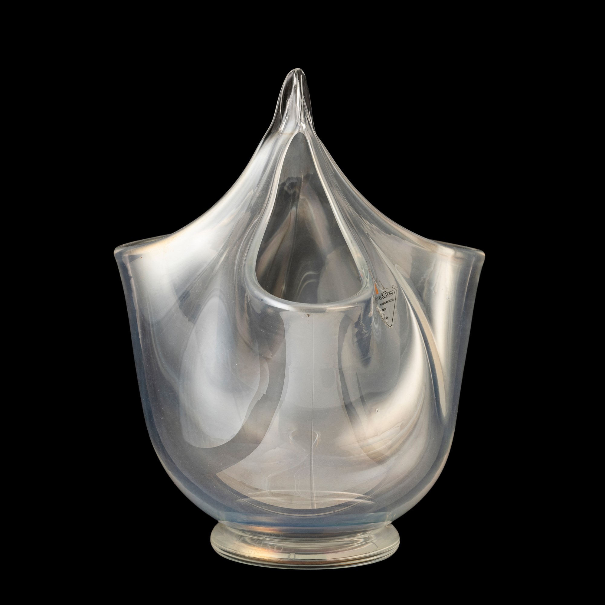 Barovier & Toso, Vaso della serie “Evanescenti” in vetro opalescente soffiato (Murano, ca. 1980)