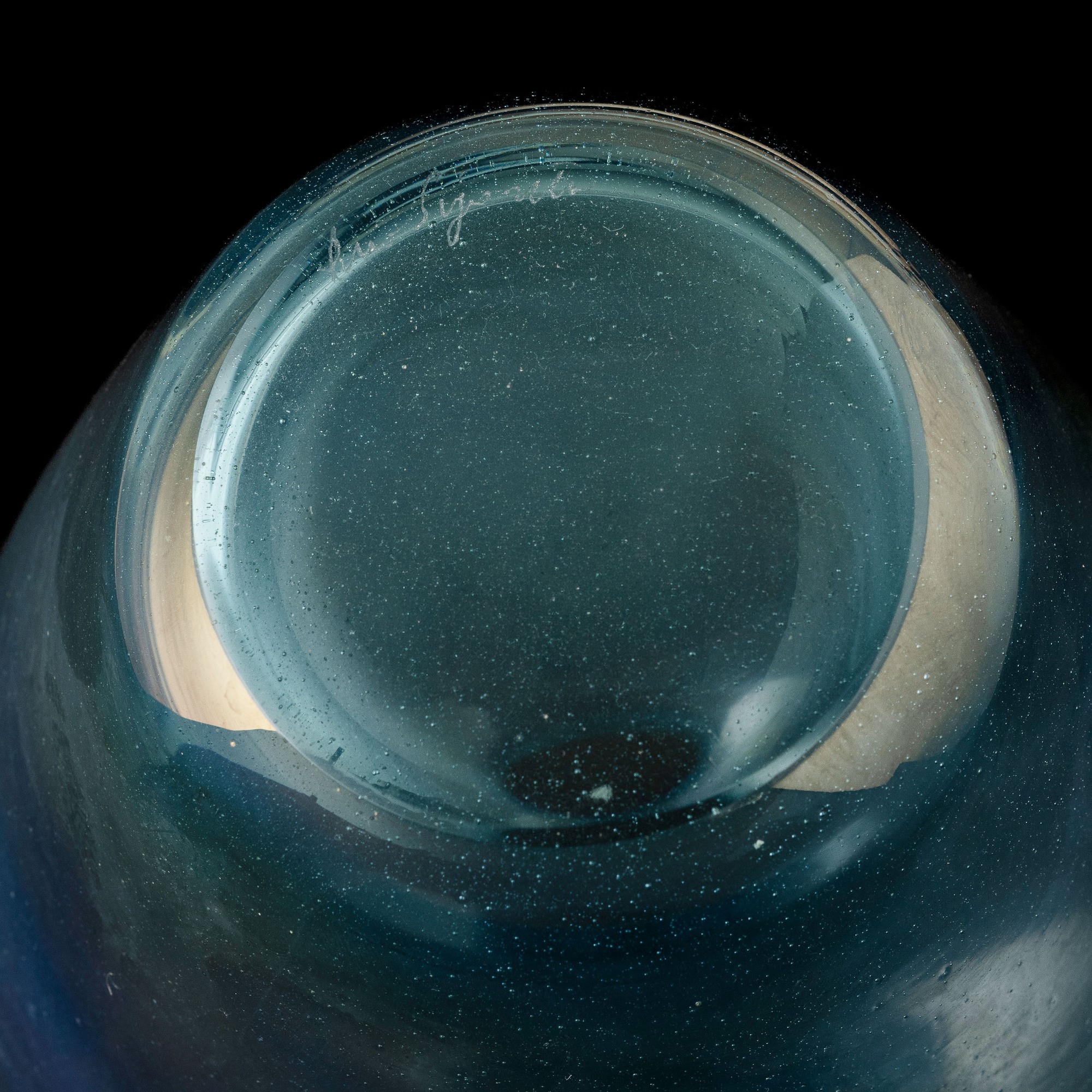 Pino Signoretto - Vaso a balaustro in vetro soffiato iridato (ca. 1980)