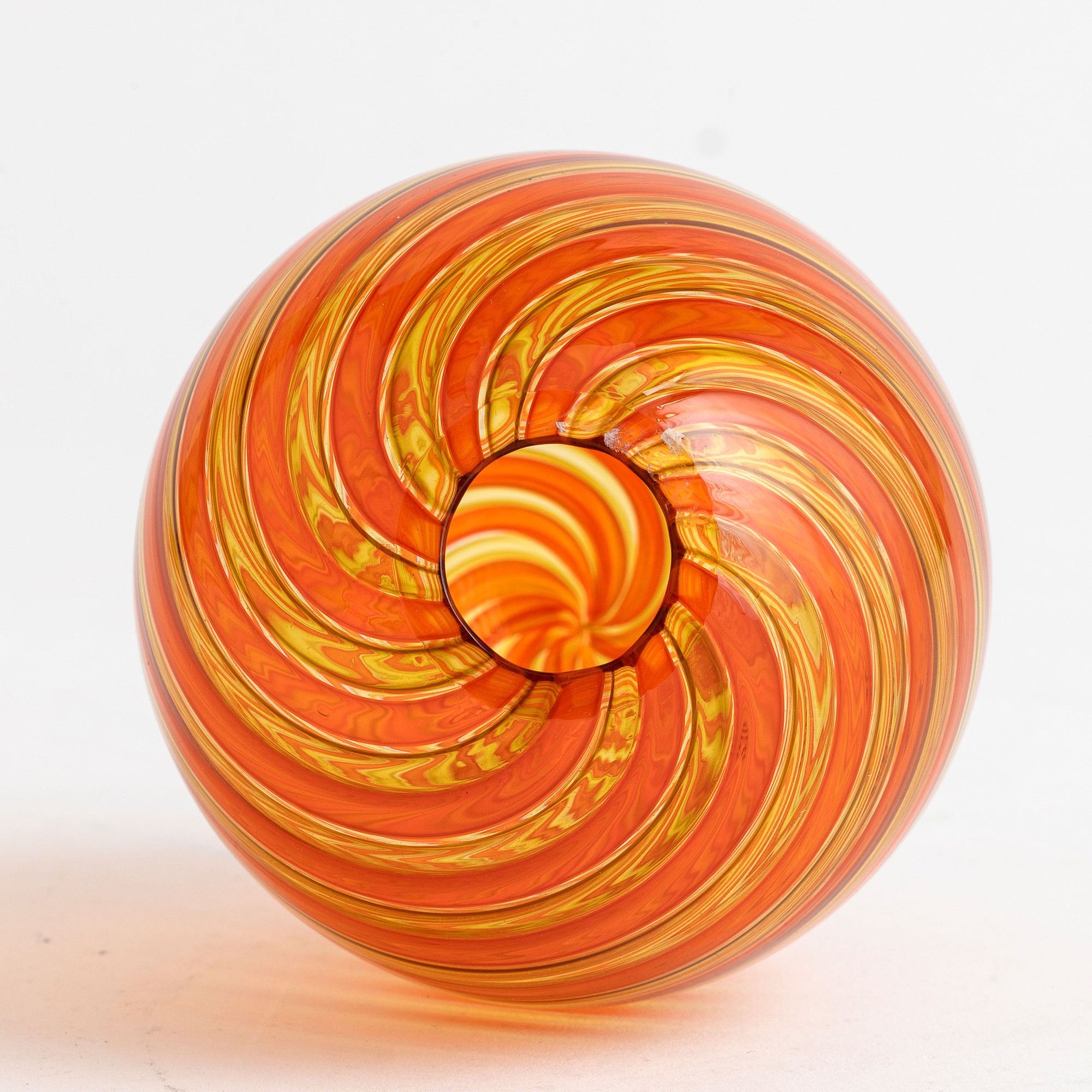 Venini, Soprammobile a forma di uovo in vetro soffiato con decoro di canne ritorte (Murano), 2008