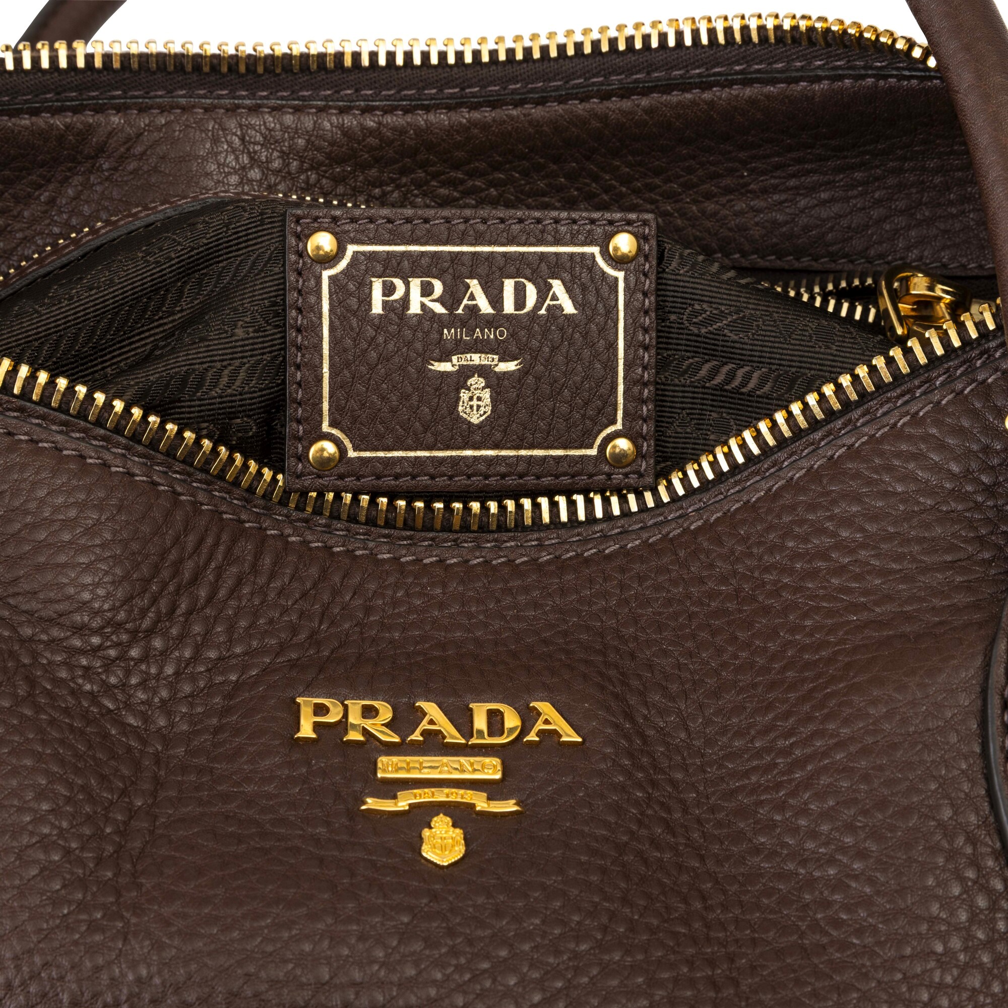 Prada - Borsa in pelle martellata marrone con tracolla