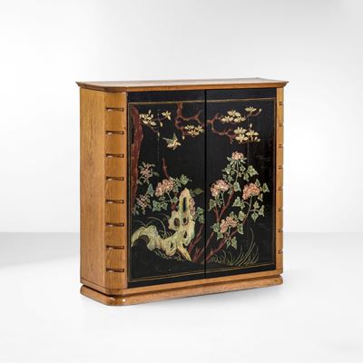 Produzione francese, Mobile bar in legno con ante laccate a decoro di chinoiseries (c. 1970)