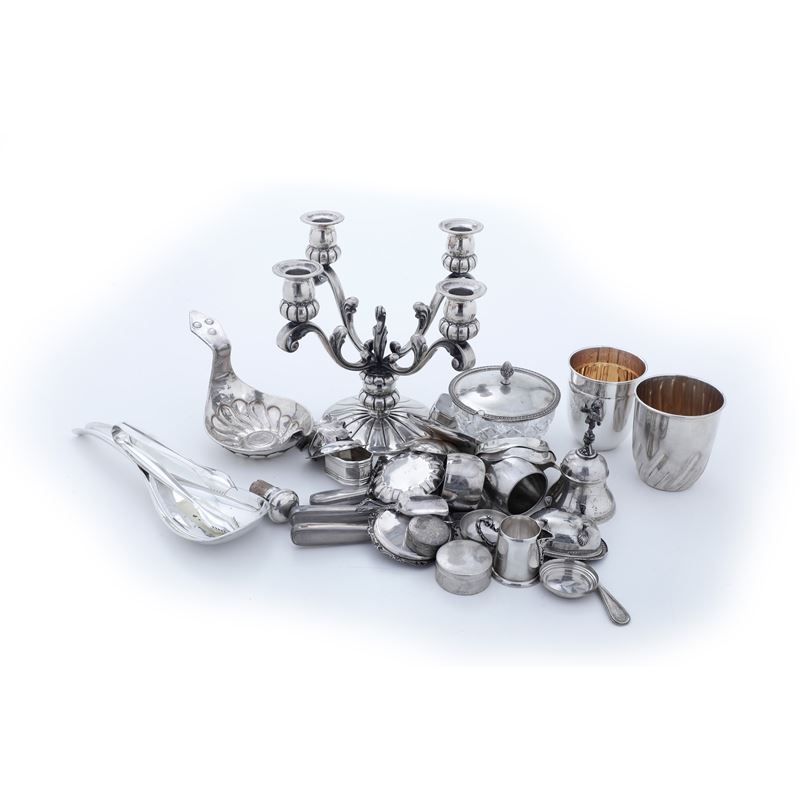 Lotto di oggetti in argento. XX secolo  - Auction Silverware - Cambi Casa d'Aste