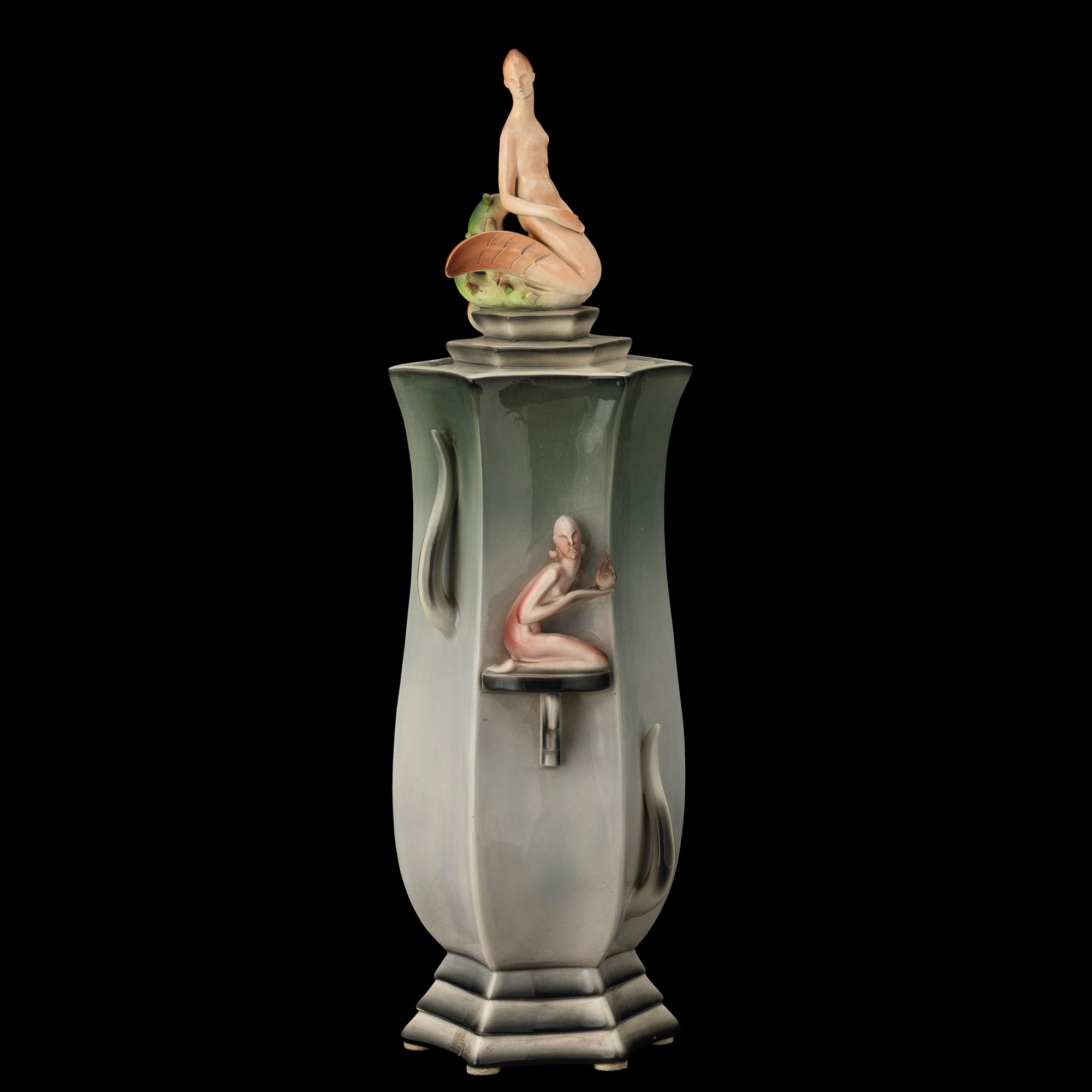 Tarcisio Tosin - Vaso con coperchio “La Freccia”, Vicenza, terracotta maiolicata con decorazione ...