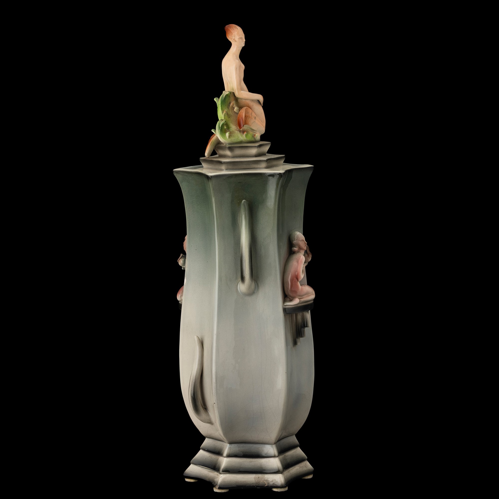 Tarcisio Tosin - Vaso con coperchio “La Freccia”, Vicenza, terracotta maiolicata con decorazione ...