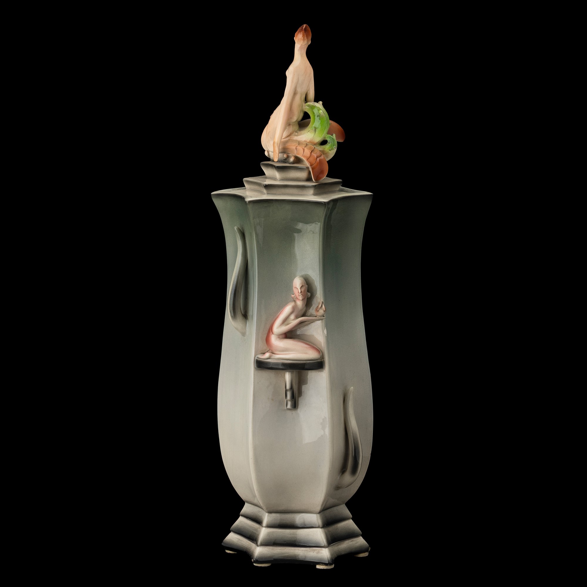 Tarcisio Tosin - Vaso con coperchio “La Freccia”, Vicenza, terracotta maiolicata con decorazione ...