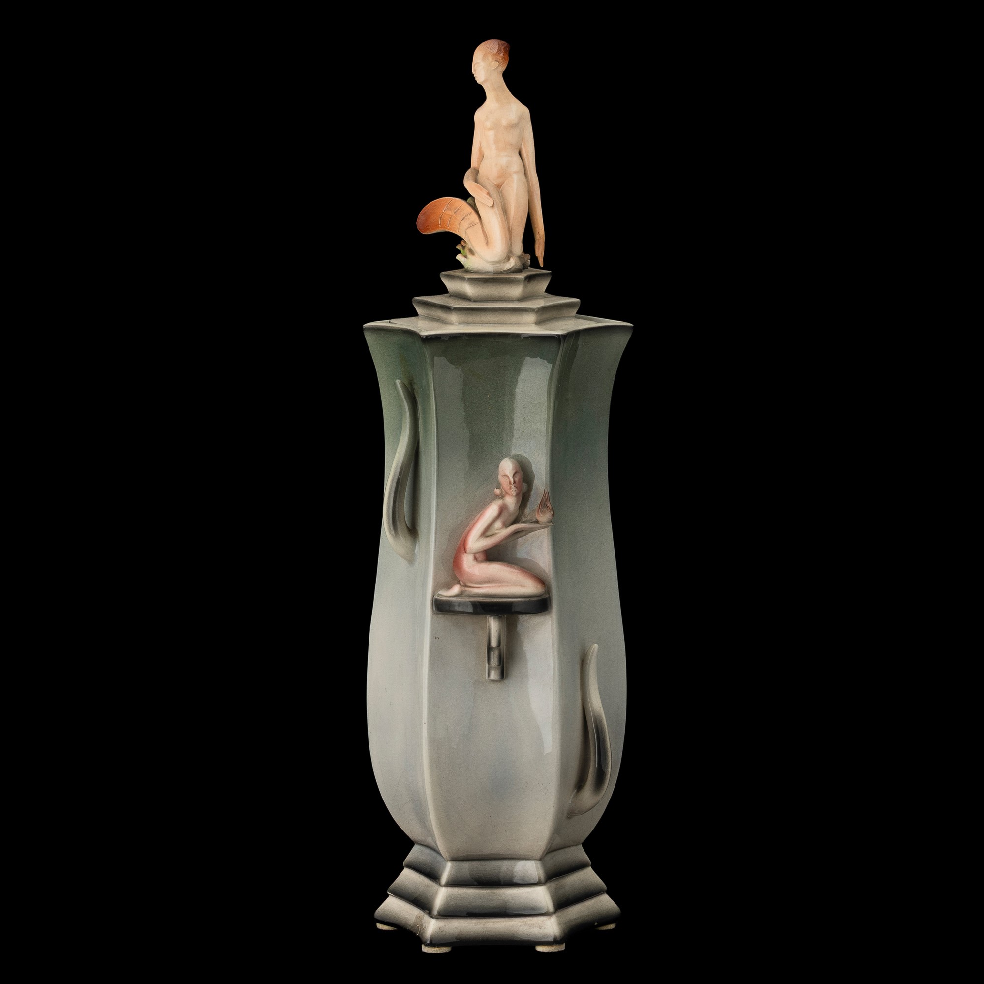 Tarcisio Tosin - Vaso con coperchio “La Freccia”, Vicenza, terracotta maiolicata con decorazione ...