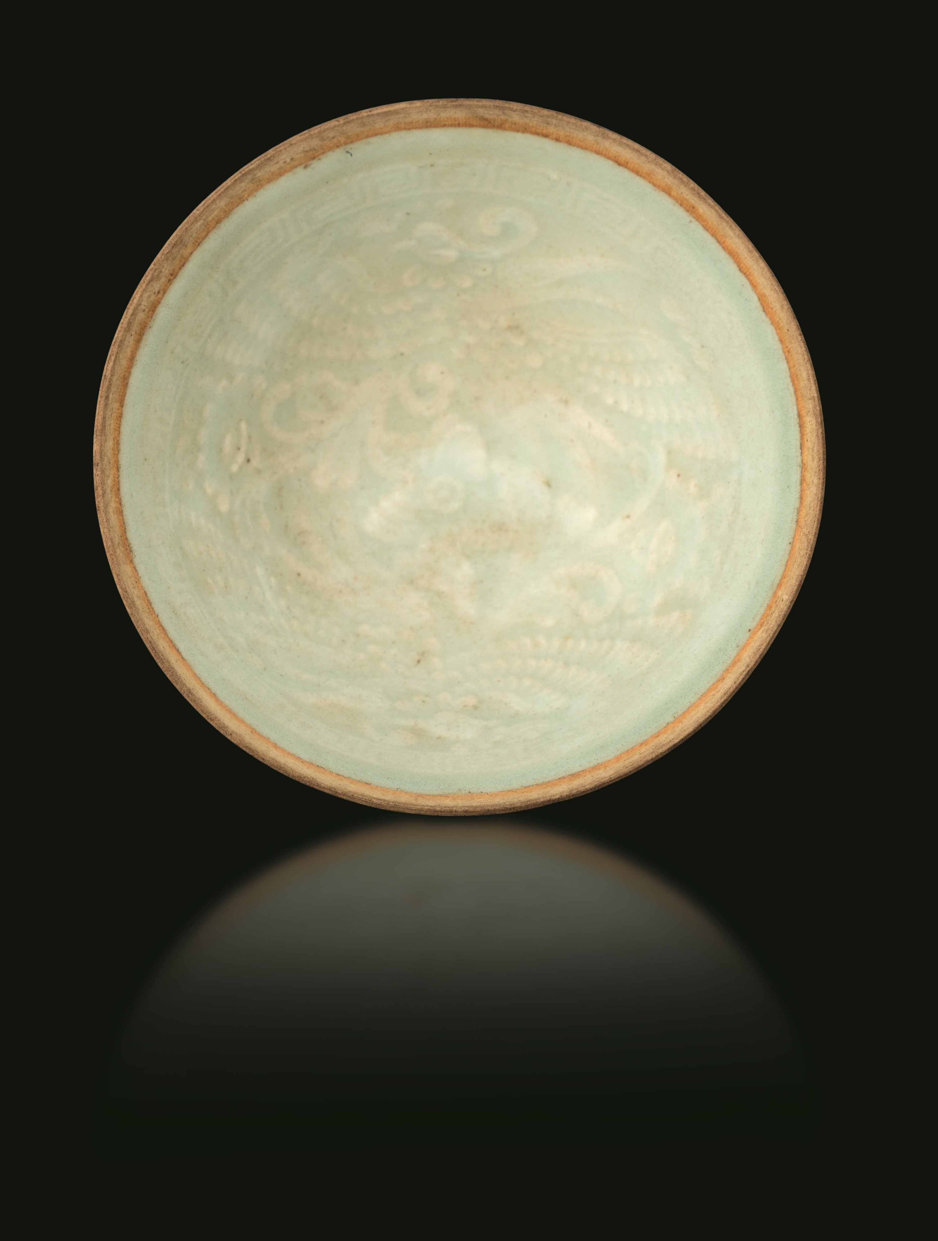 Qinbai, Ciotola in porcellana smaltata con fenice, Cina, Dinastia Song (960-1279)