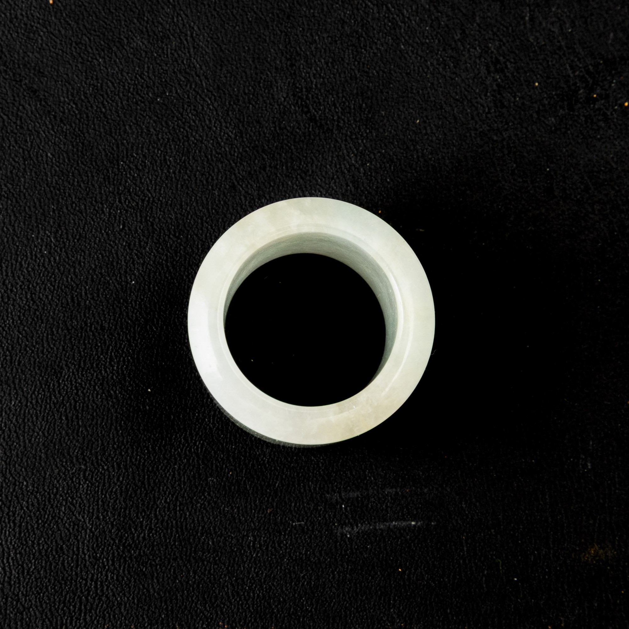 Giada bianca, anello da arciere, Cina, Dinastia Qing (XVIII secolo)