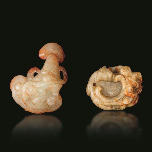 Lotto composto da due elementi in giada russet, Cina, Dinastia Qing, XIX secolo