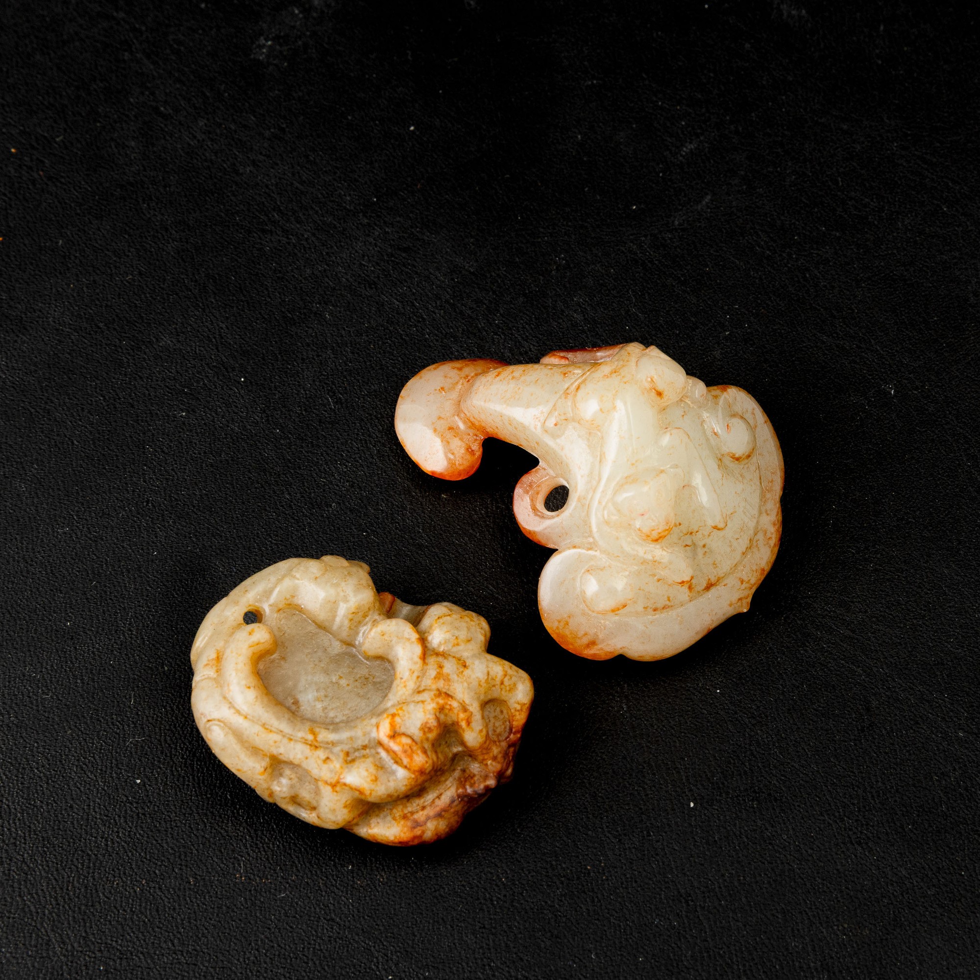 Giada russet, Lotto di due elementi, Cina, Dinastia Qing, XIX secolo