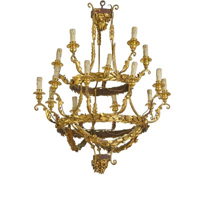 Grande lampadario in legno intagliato e dorato, decorato a ghirlande di foglie di alloro, XIX se...