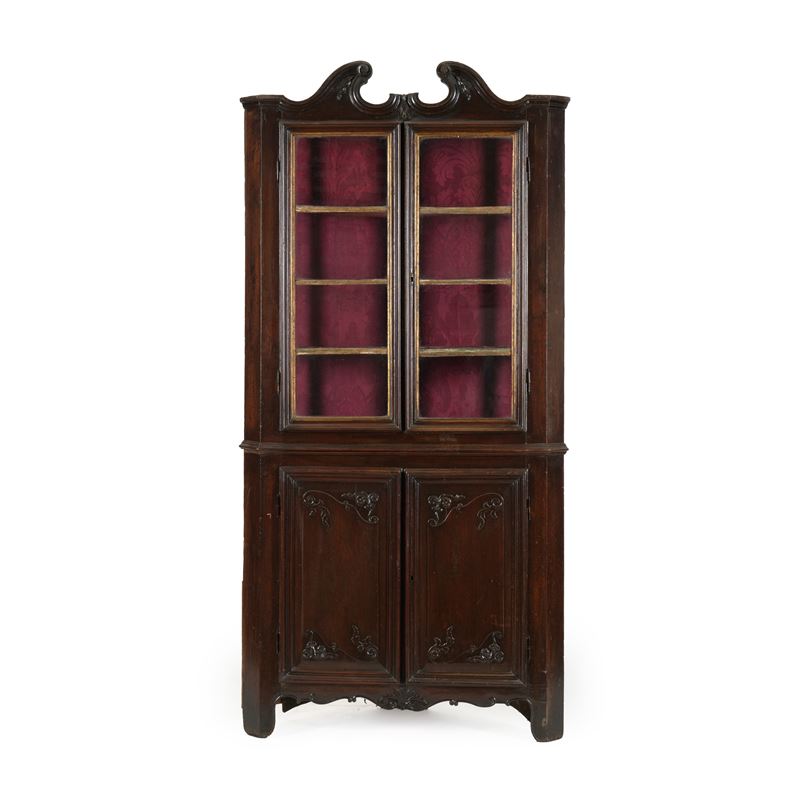 Credenza a due ante angolare. XIX secolo  - Asta Dimore Italiane TIME - Cambi Casa d'Aste