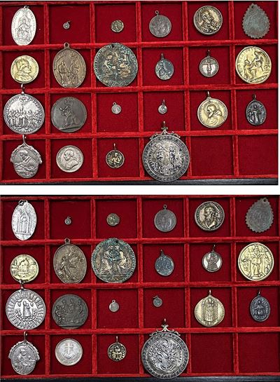 Medaglie votive, lotto di 22 esemplari (XVII–XIX secolo)