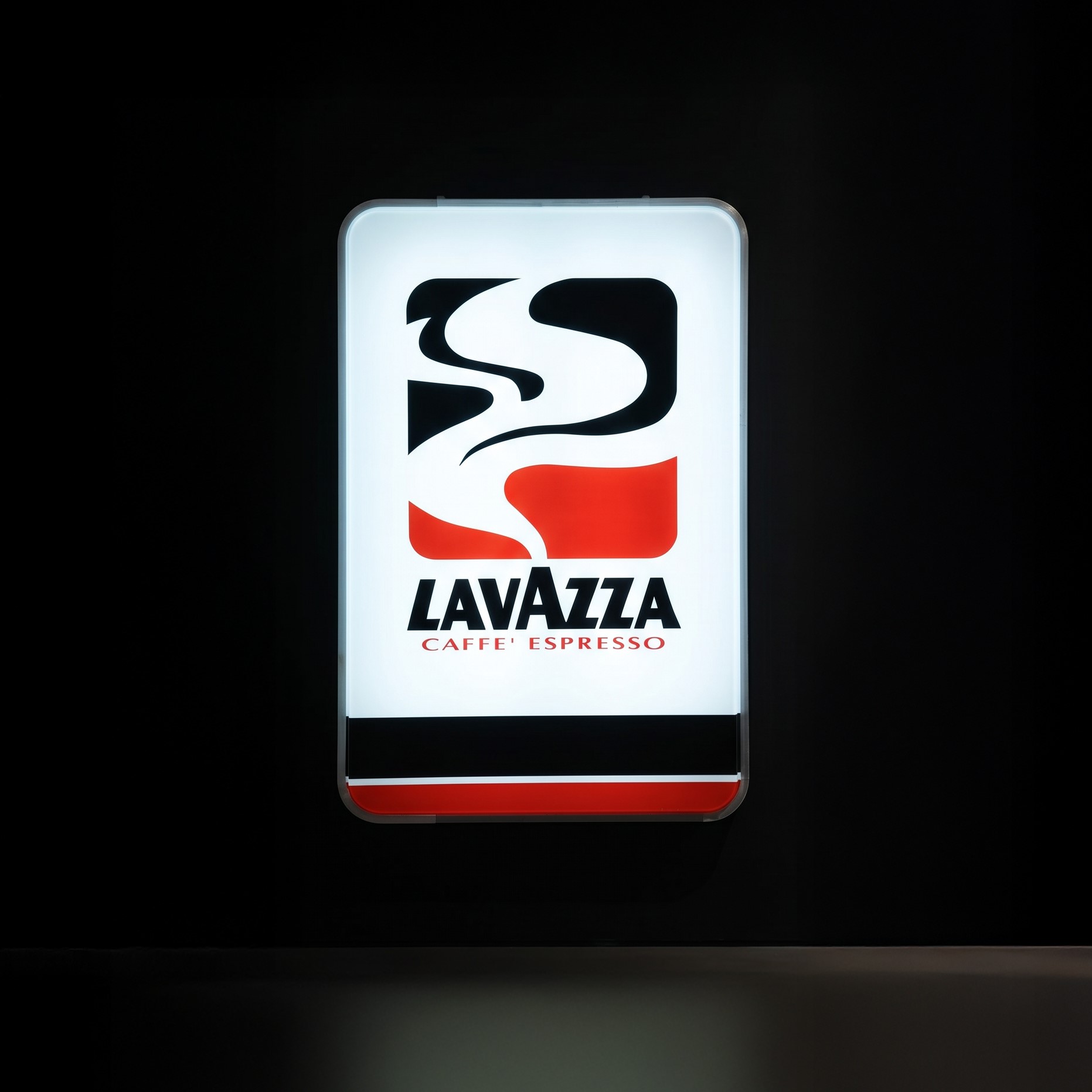Insegna luminosa Lavazza per caffè espresso, plastica termoformata, funzionante (presa), anni 197...