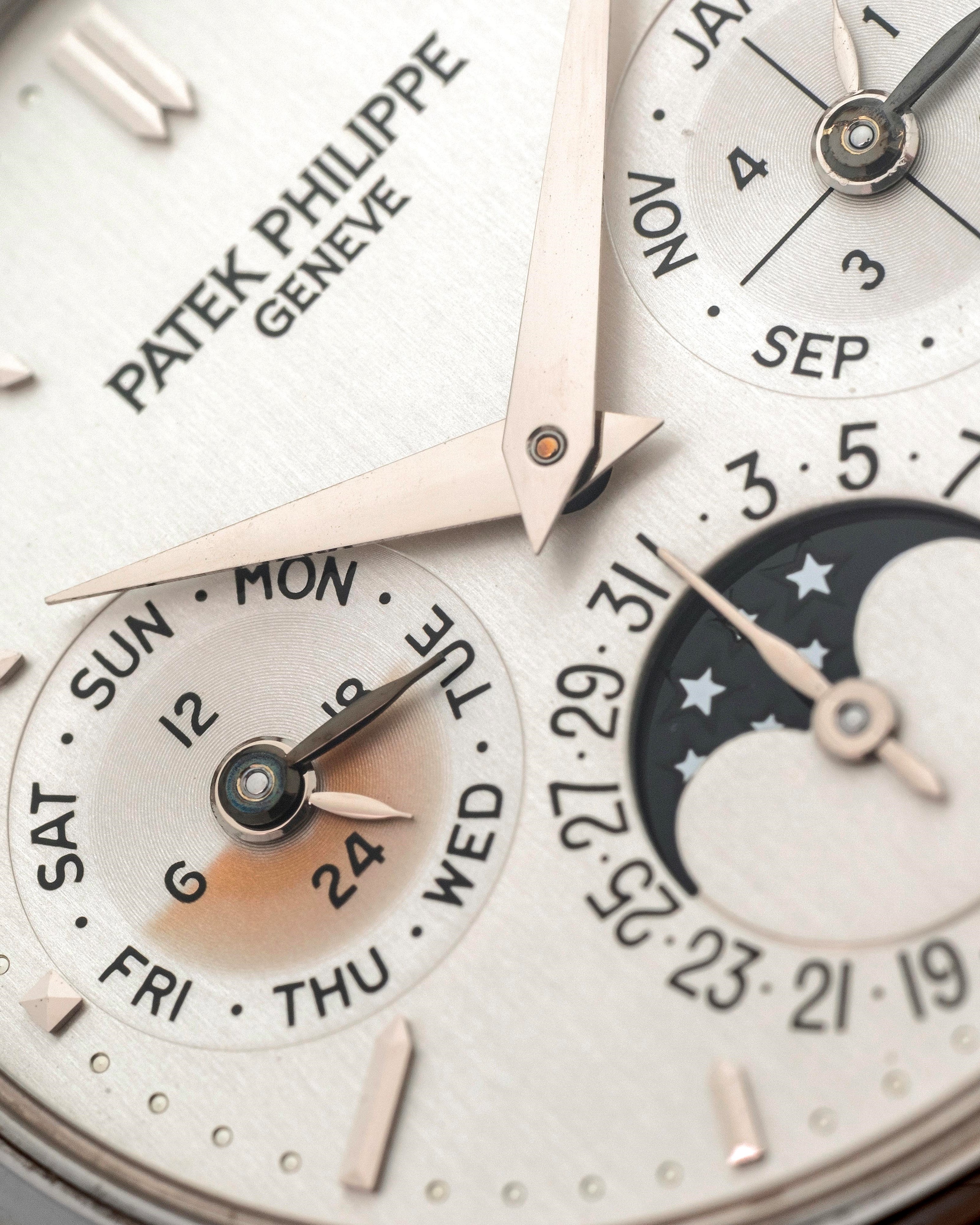 Patek Philippe - Calendario perpetuo ref. 3940G in oro bianco 18k con doppio fondello, quadrante ...