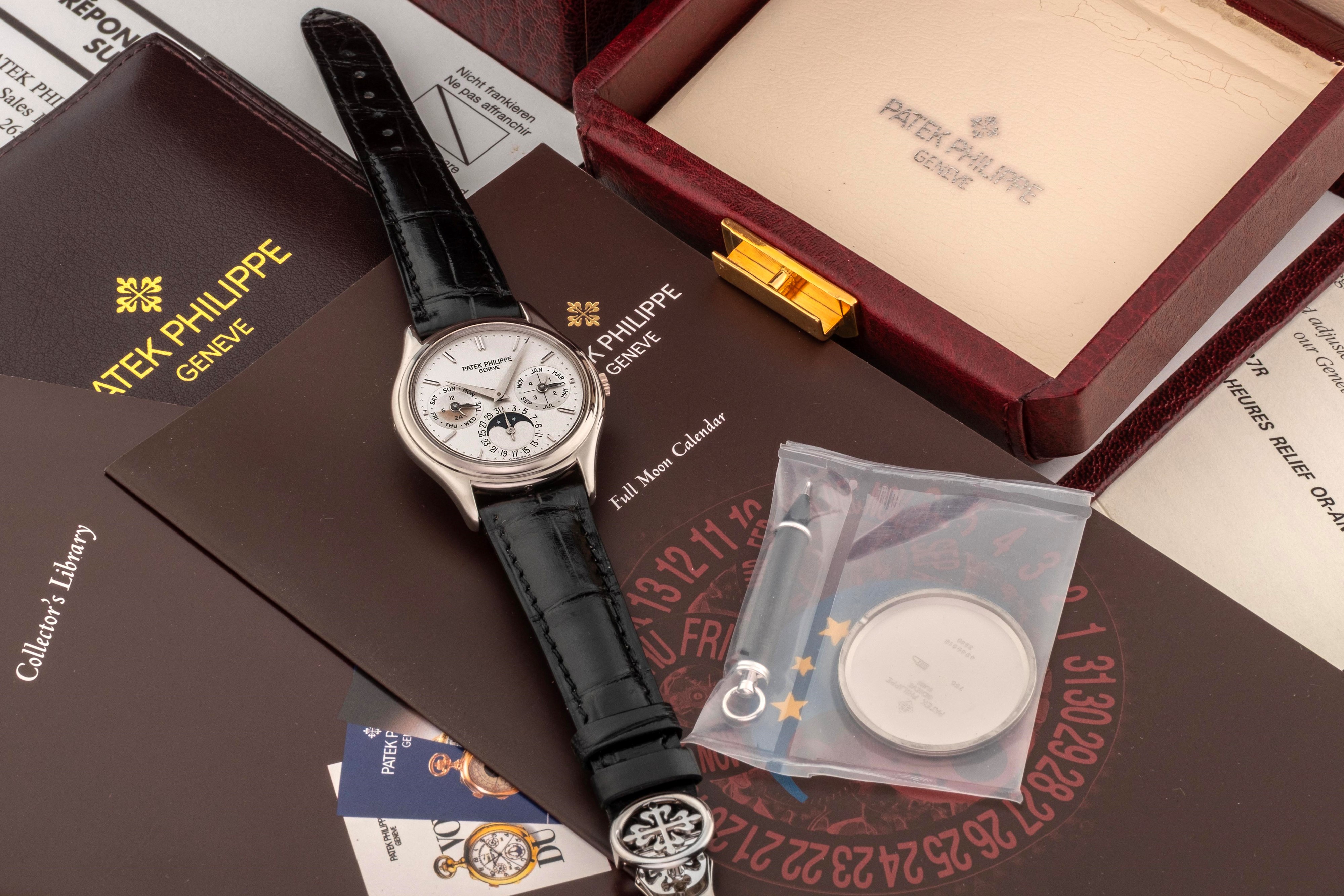 Patek Philippe - Calendario perpetuo ref. 3940G in oro bianco 18k con doppio fondello, quadrante ...