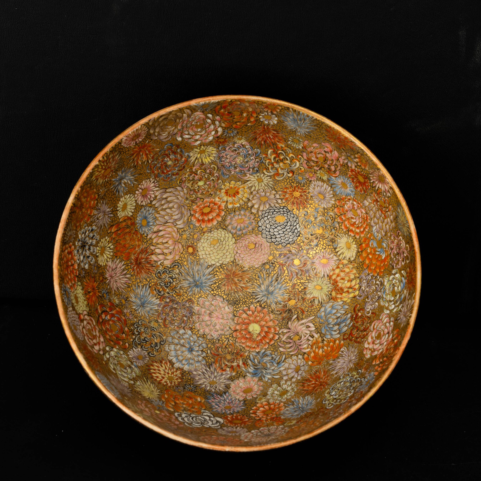 Ceramica Satsuma, Ciotola con fenici e millefleure, Giappone periodo Meiji (1868-1912)