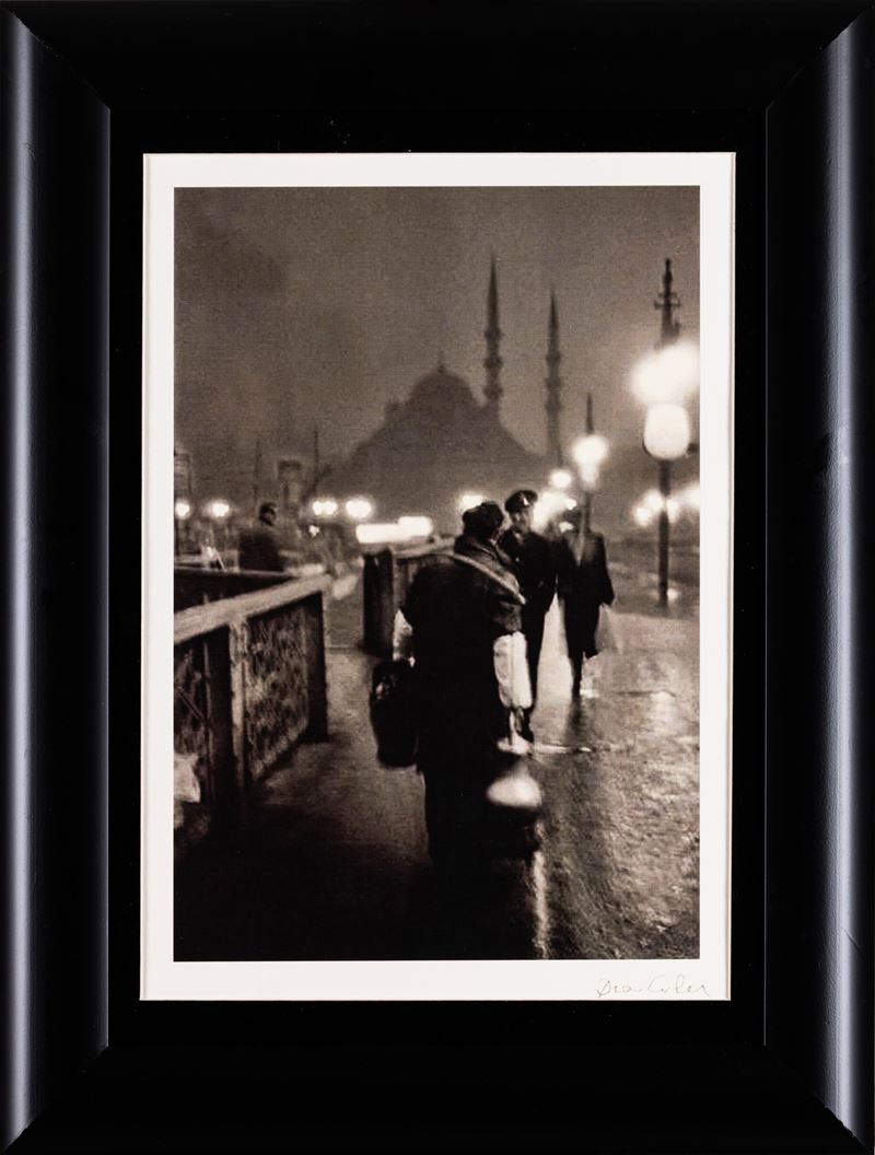 Venditore di Salep al mattino presto sul vecchio ponte di Galata, Istanbul