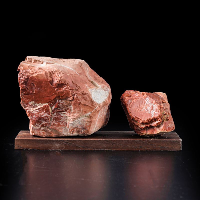 Due blocchi di Diaspro Rosso di Sicilia