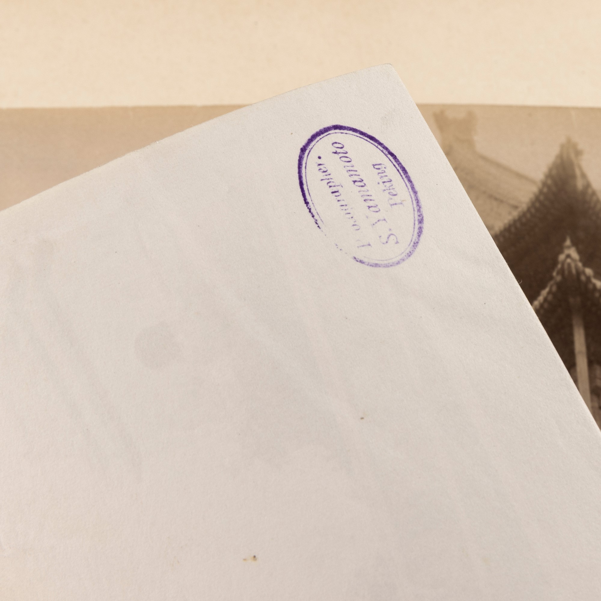 Album contenente fotografie della Cina dell’Ottocento Lotto composto da: 31 stampe all’albumina, ...