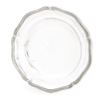 Argentiere J.P. Charpenat, Piatto, Parigi, XVIII secolo, argento fuso e sagomato
