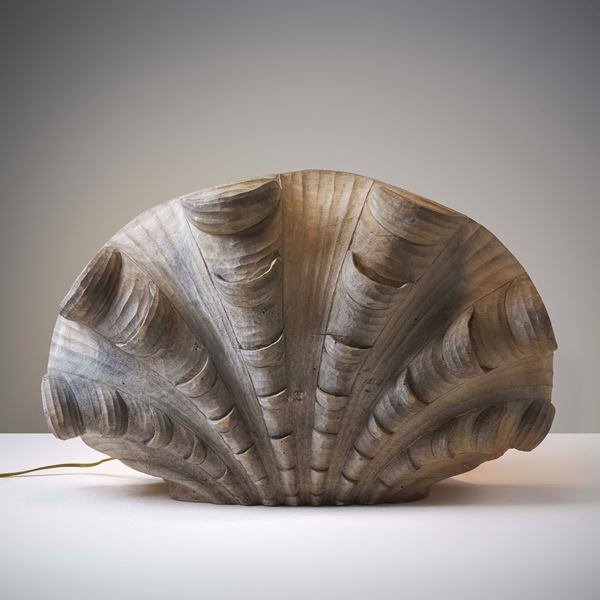 Sculptural table lamp