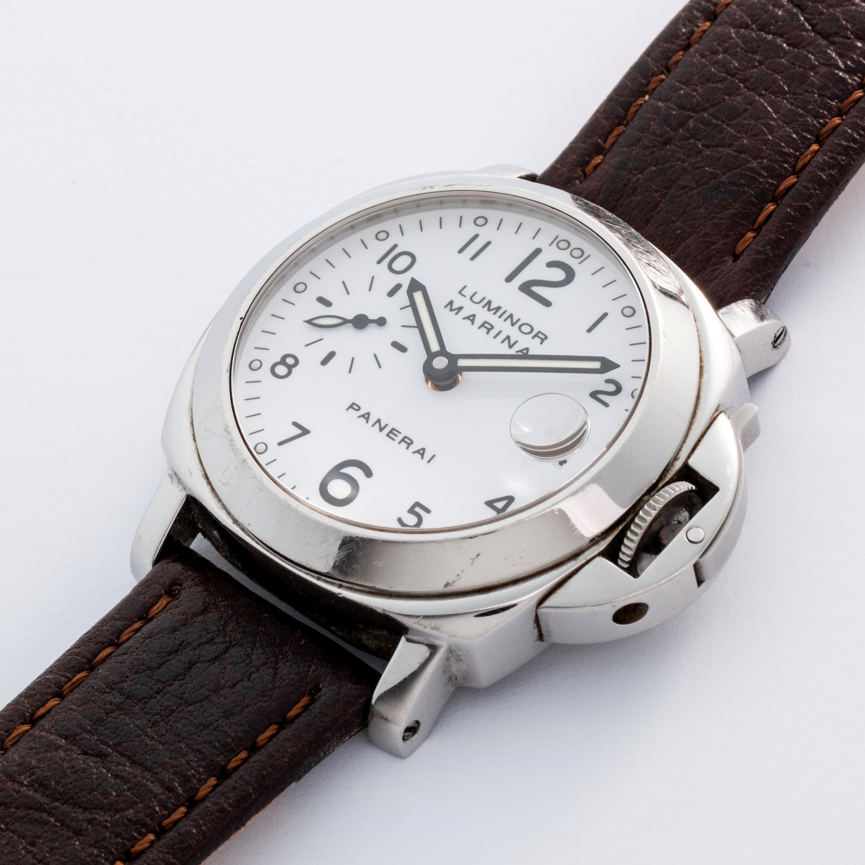 Officine Panerai - Luminor Marina in acciaio con quadrante bianco, datario e piccoli secondi