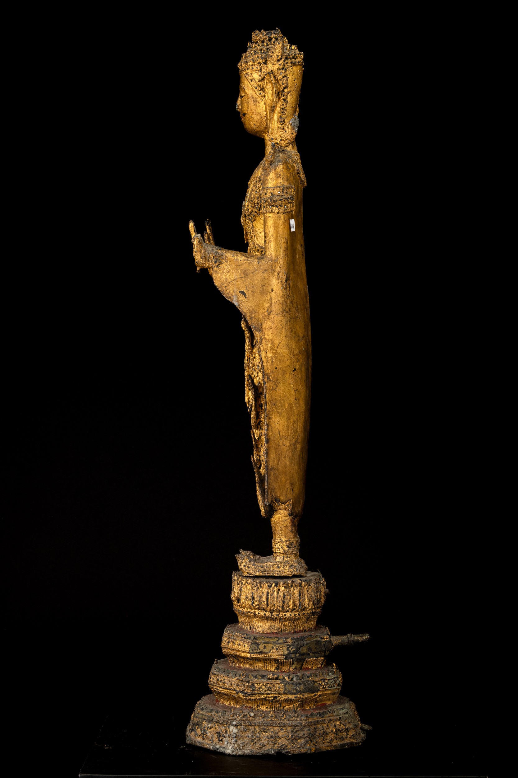 Figura di Buddha stante, bronzo dorato, Thailandia, XIX secolo