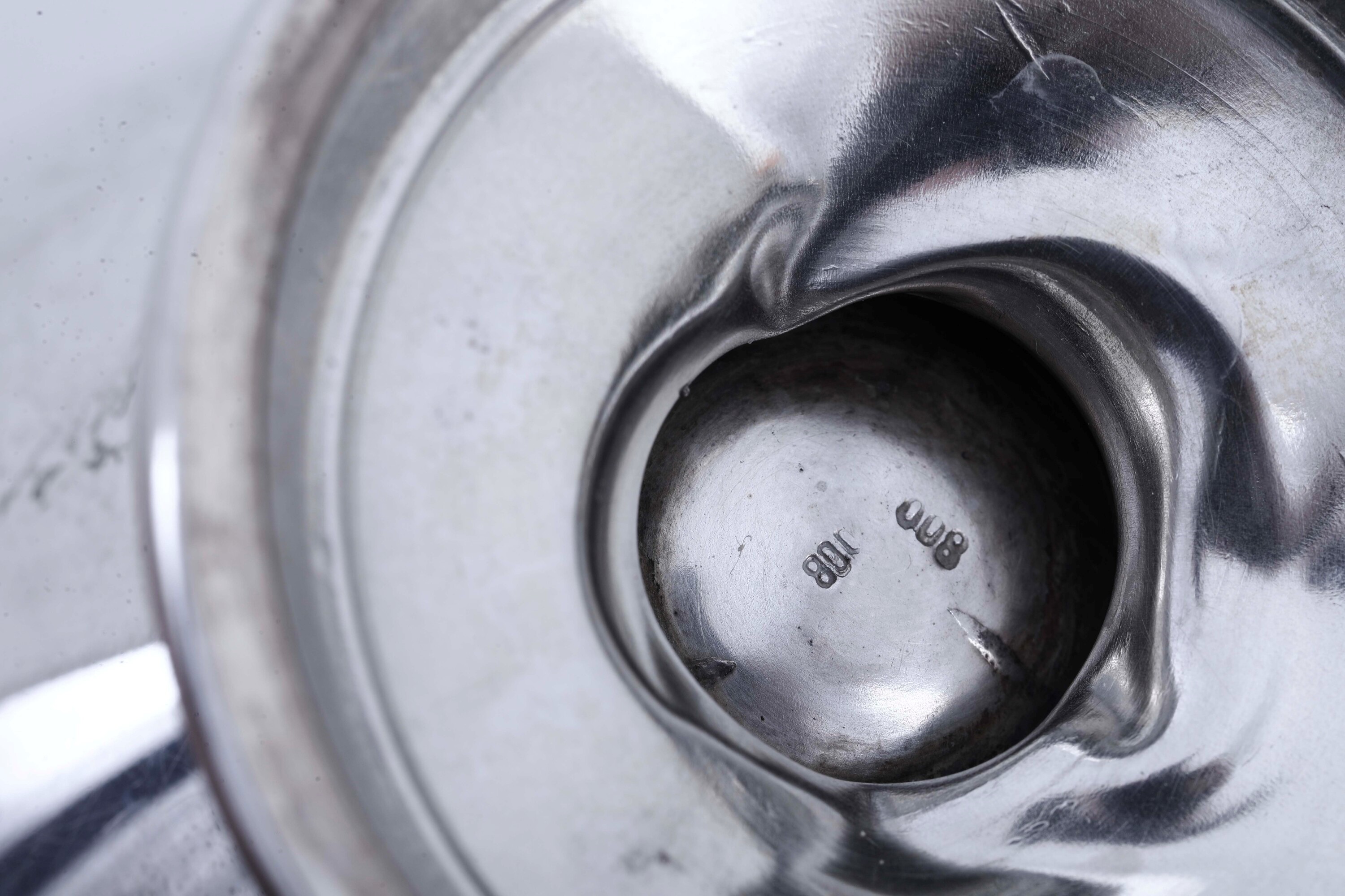 Servizio da tè e caffè in argento fuso e sagomato, Argenteria italiana prima metà del XX secolo