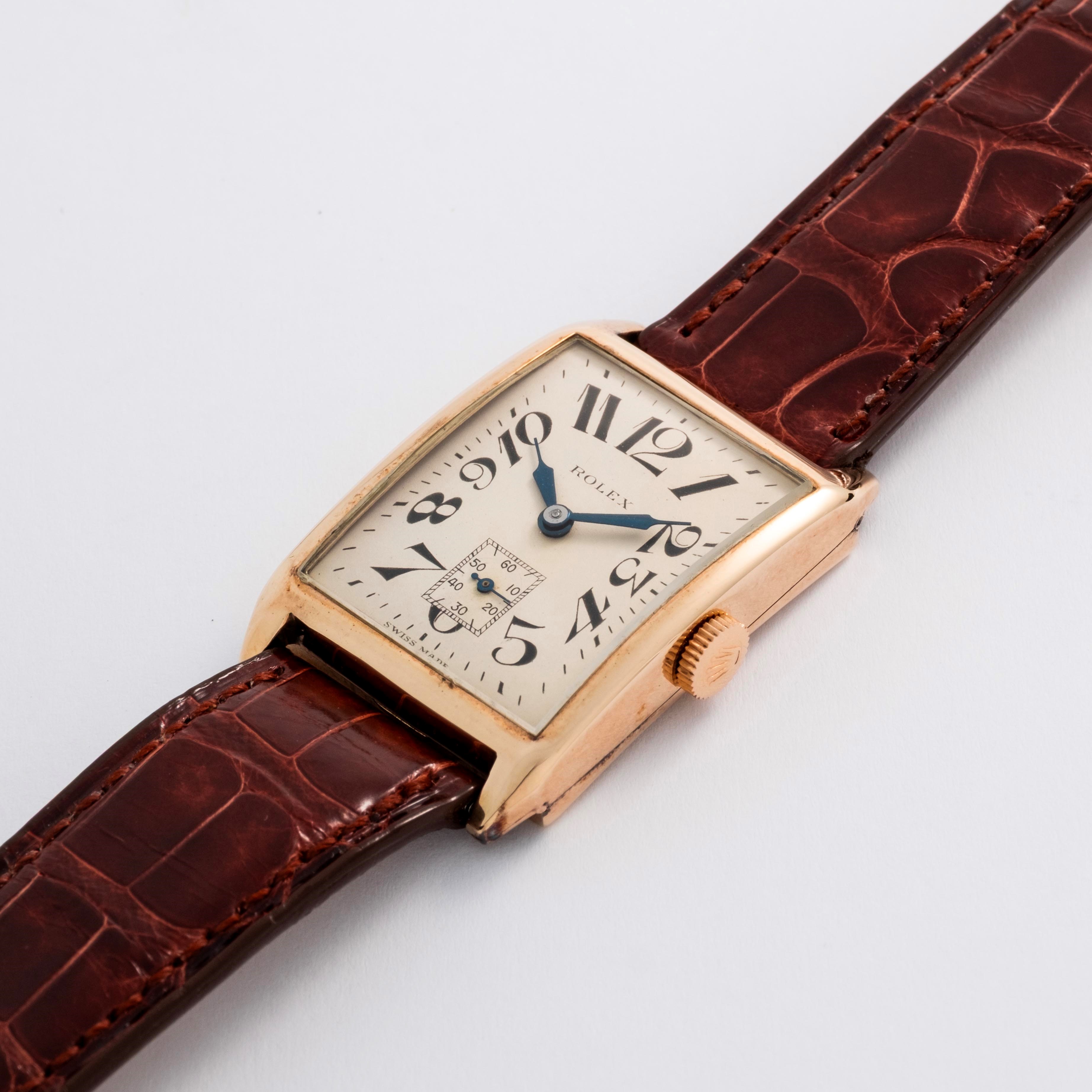 Rolex - Orologio Art Déco ref. 556 in oro giallo 9k con quadrante argentè e piccoli secondi, circ...
