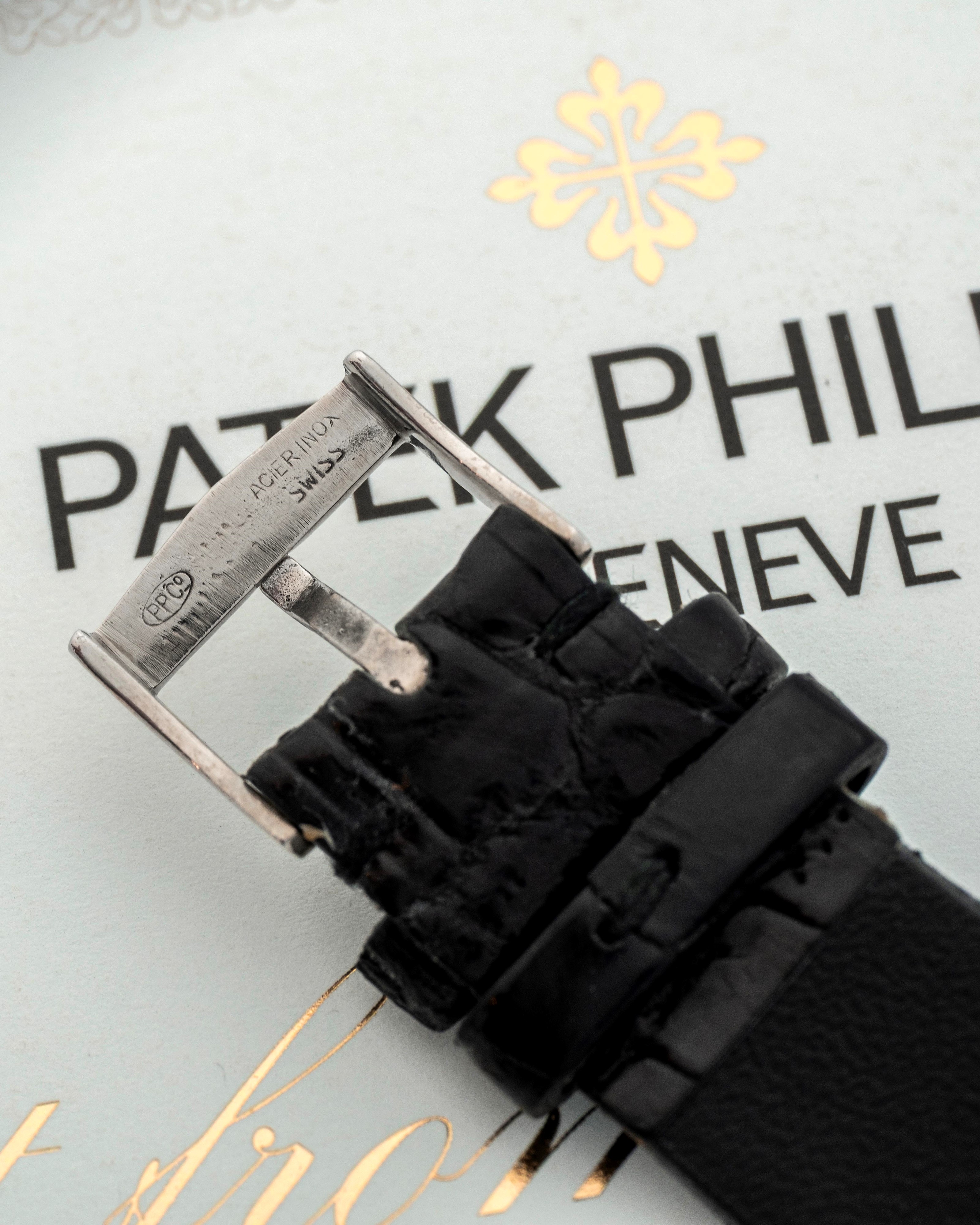 Patek Philippe - Carrè Ref. 2488 in oro bianco 18k con quadrante argentè firmato "Gobbi Milano"