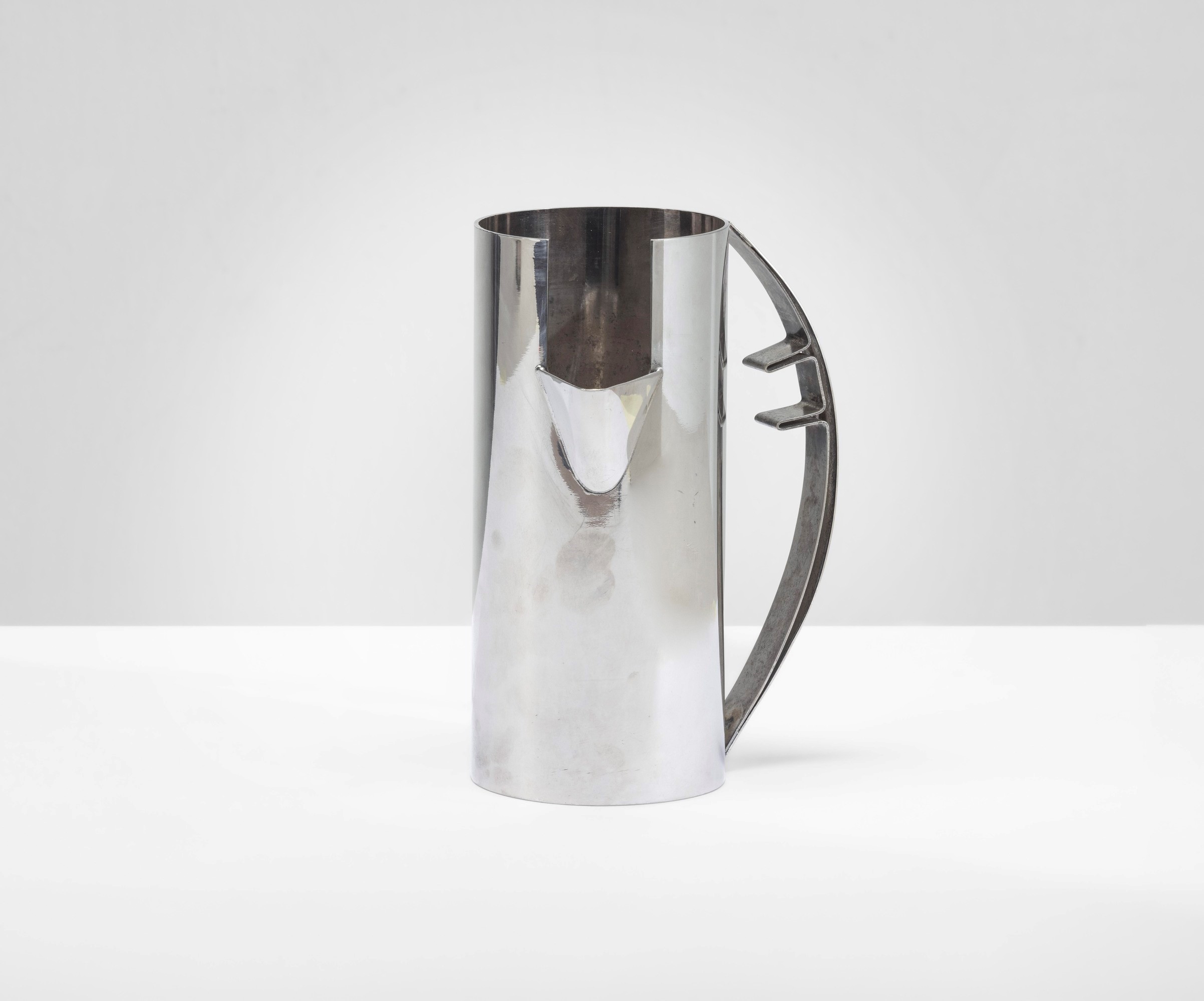 Carlo Scarpa - Caraffa in metallo argentato con firma e punzoni
