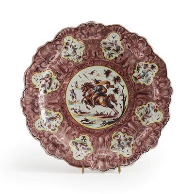 Albisola, grande piatto in maiolica (pseudo marca di Angelo Levantino), primi decenni del XX seco...